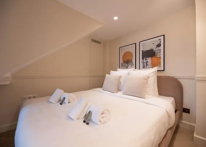 Enjoy Parisian Life In An Elegant Flat - Le Marais Paris